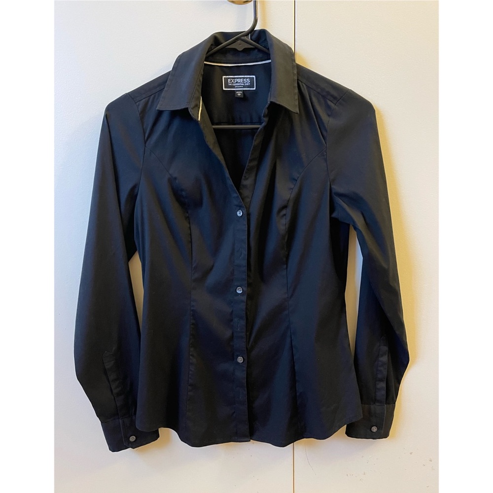 Express "The Essential Shirt" long-sleeve button-down blouse